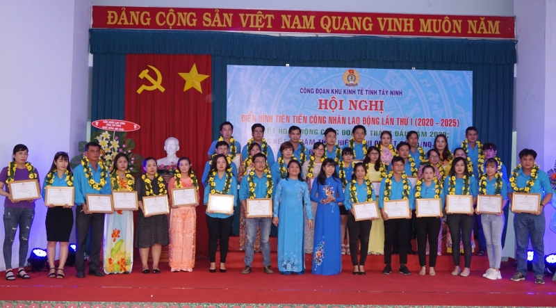 Công đoàn Khu kinh tế tỉnh: Biểu dương 35 gương điển hình tiên tiến giai đoạn 2015 -2020