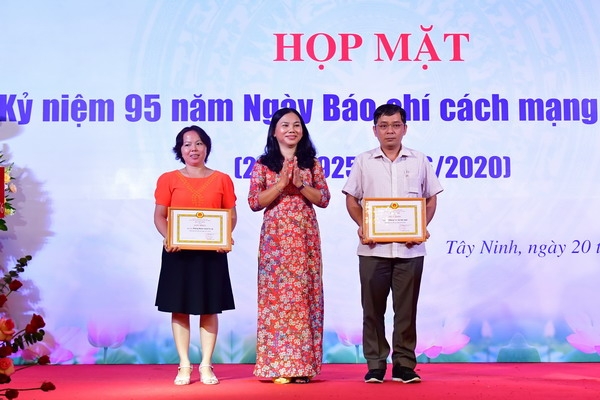 Báo Tây Ninh Họp mặt kỷ niệm 95 năm ngày Báo chí Cách mạng Việt Nam 21.6