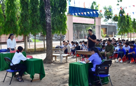 Đoàn Khối cơ quan và Doanh nghiệp tỉnh: Ra quân chiến dịch Kỳ nghỉ hồng