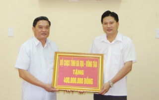 Bộ CHQS tỉnh Bà Rịa-Vũng Tàu thăm, tặng quà Sư đoàn 5