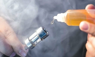 Chuyên gia: 'Cần cấm thuốc lá điện tử trước khi quá muộn'