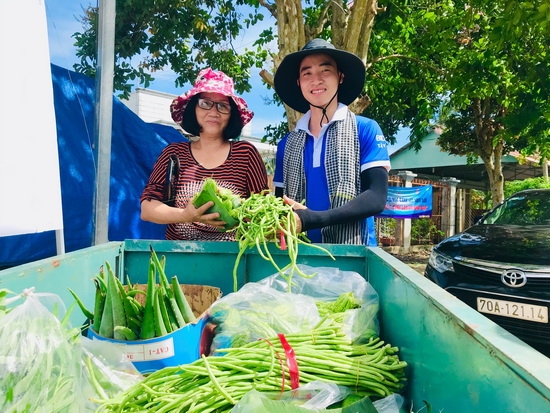 Những dấu chân tình nguyện