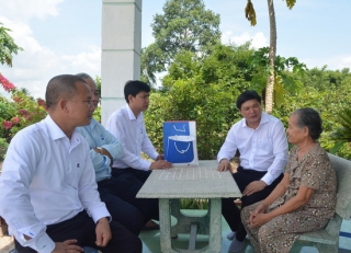 Huyện ủy Tân Châu thăm gia đình chính sách nhân ngày thương binh liệt sĩ