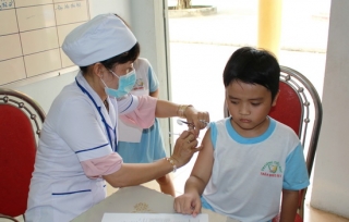 Triển khai chiến dịch tiêm bổ sung vaccine Uốn ván – Bạch hầu (Td)