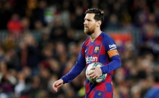 Barca được khuyên ra giá bán Messi