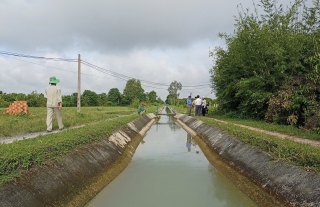 Xí nghiệp Thủy lợi thị xã Hòa Thành xử lý vi phạm trong phạm vi bảo vệ công trình thủy lợi