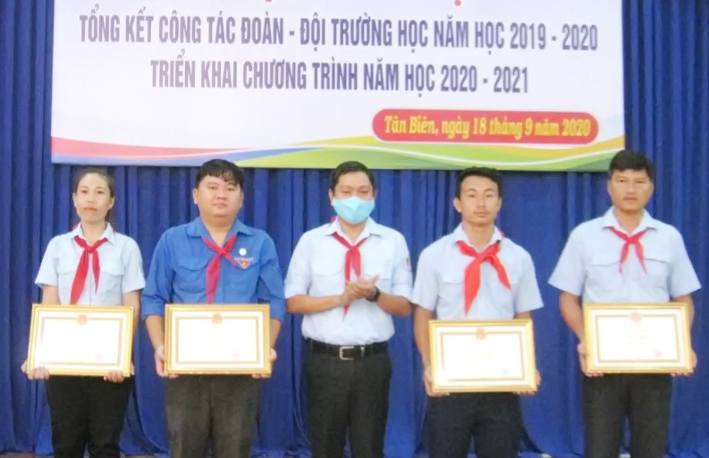 TP. Tây Ninh, Châu Thành, Tân Biên: Tổng kết công tác Đoàn-Đội trường học năm học 2019-2020