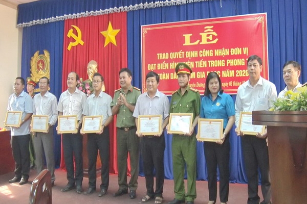 Huyện Dương Minh Châu: 24 đơn vị điển hình tiên tiến trong phong trào toàn dân tham gia Phòng cháy chữa cháy