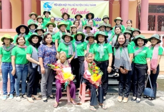 Hội phụ nữ huyện Châu Thành về nguồn tại xã Hảo Đước
