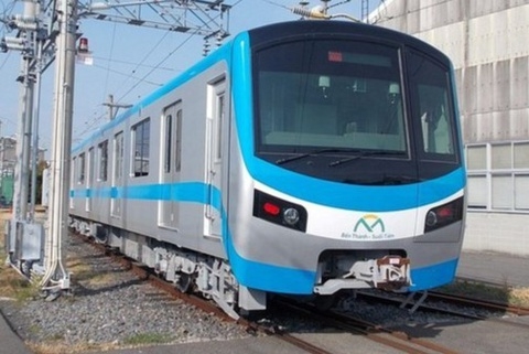 Tàu metro số 1 cập cảng Khánh Hội sáng nay