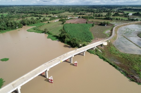 Cầu mới - ngã ba sông