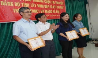 Trao thưởng cuộc thi tìm hiểu “Đảng bộ tỉnh Tây Ninh qua 10 kỳ Đại hội”
