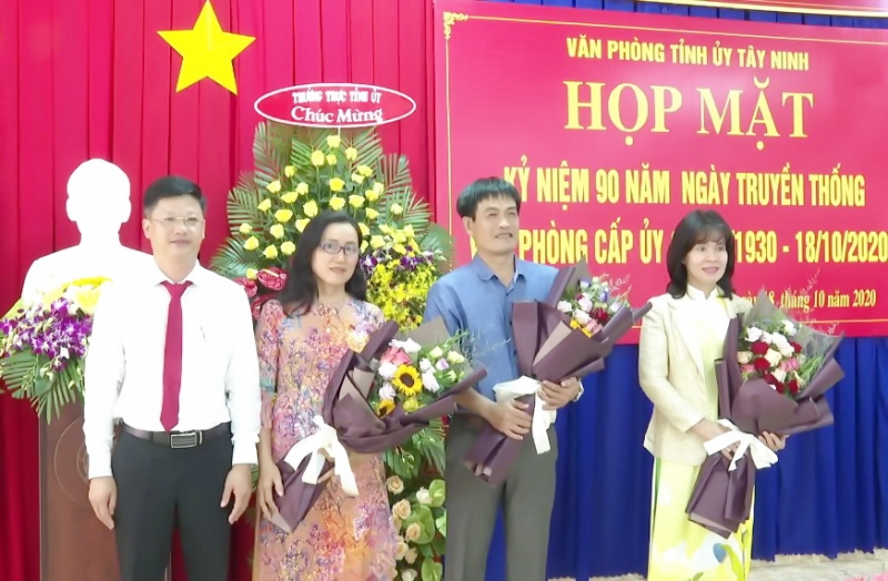 Họp mặt kỷ niệm 90 năm Ngày truyền thống Văn phòng cấp uỷ