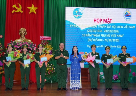 Biên phòng Tây Ninh họp mặt kỷ niệm 90 năm Ngày thành lập Hội LHPN Việt Nam và 10 năm Ngày phụ nữ Việt Nam