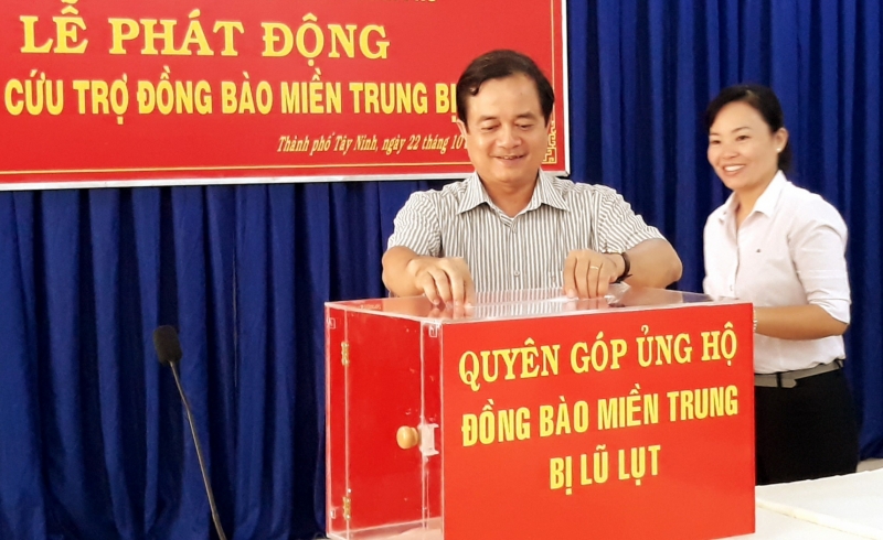 TP. Tây Ninh: Quyên góp cứu trợ đồng bào miền Trung