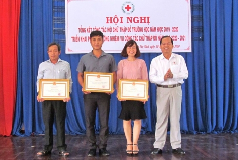 Tổng kết hoạt động Chữ thập đỏ trường học năm học 2019-2020