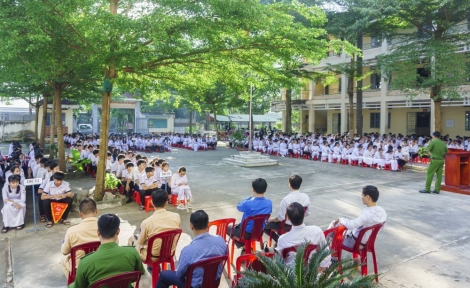 Tân Châu tuyên truyền luật giao thông đường bộ và phòng chống tác hại của ma túy trong trường học