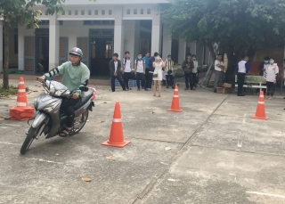 Hướng dẫn kĩ năng lái xe an toàn cho 150 em học sinh huyện Dương Minh Châu