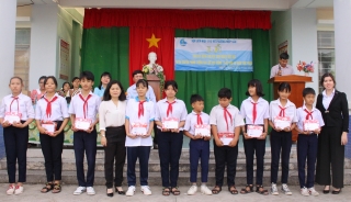 Tuyên truyền về phòng, chống bạo lực học đường cho các em học sinh Trường THCS Trưng Vương