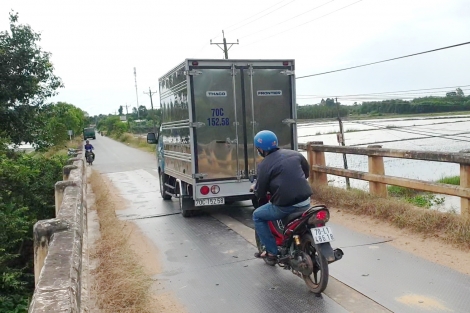 Cần đầu tư, nâng cấp cầu Hoà Bình, cầu Nàng Dình