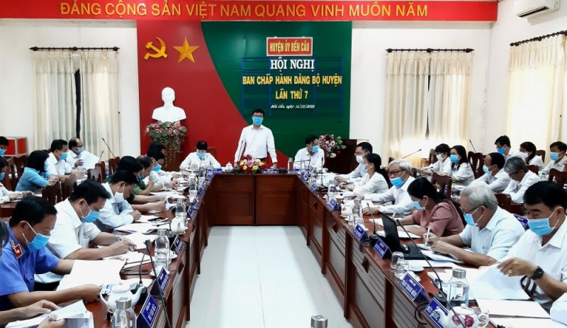 Ban Chấp hành Đảng bộ huyện Bến Cầu hội nghị lần thứ 7