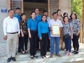 Công đoàn Viên chức Tây Ninh:  Trao tặng nhà “Mái ấm công đoàn”