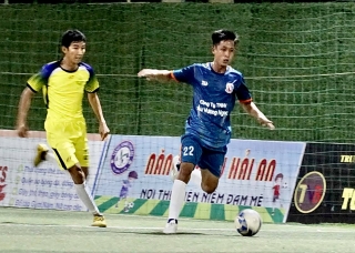 Đinh Sang Tân Lập FC nhất bảng A, với 9 điểm