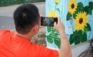 TP.Tây Ninh: Vẽ hoa văn trên các tủ điện làm đẹp đường phố