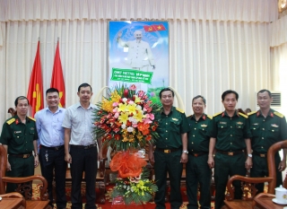Các sở, ban, ngành tỉnh thăm, chúc mừng Bộ CHQS tỉnh nhân Ngày thành lập QĐND Việt Nam