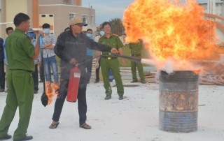 Hòa Thành: Trang bị kỹ năng phòng cháy, chữa cháy cho chủ cơ sở kinh doanh có điều kiện