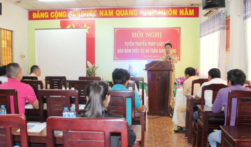 Tuyên truyền nâng cao nhận thức Luật giao thông cho các chủ doanh nghiệp hoạt động vận tải