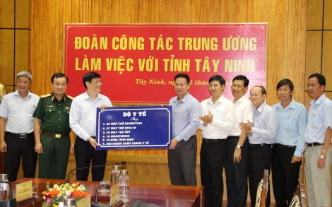 Đoàn công tác Trung ương làm việc với lãnh đạo tỉnh về công tác y tế và phòng, chống dịch Covid-19