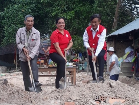 Châu Thành: Xây nhà Chữ thập đỏ tặng gia đình nghèo