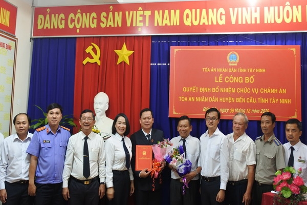 Ông Nguyễn Hoàng Mai giữ chức vụ Chánh án Tòa án nhân dân huyện Bến Cầu