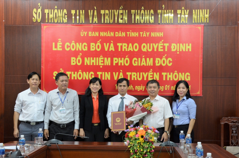 Bổ nhiệm Phó Giám đốc Sở Nội vụ, Thông tin và Truyền thông, Giao thông và Vận tải