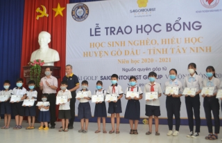 Tổng Công ty Du lịch Sài Gòn trao 125 suất học bổng cho học sinh huyện Gò Dầu
