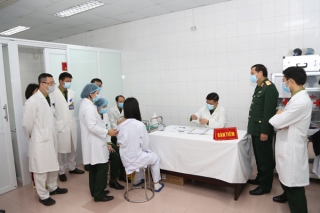 Ngày 12.1, Việt Nam thử nghiệm vắc xin Nanocovax liều cao nhất