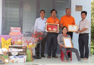 Hội Bảo trợ người khuyết tật và Bảo vệ quyền trẻ em tỉnh trao nhà tình thương tại xã Suối Dây