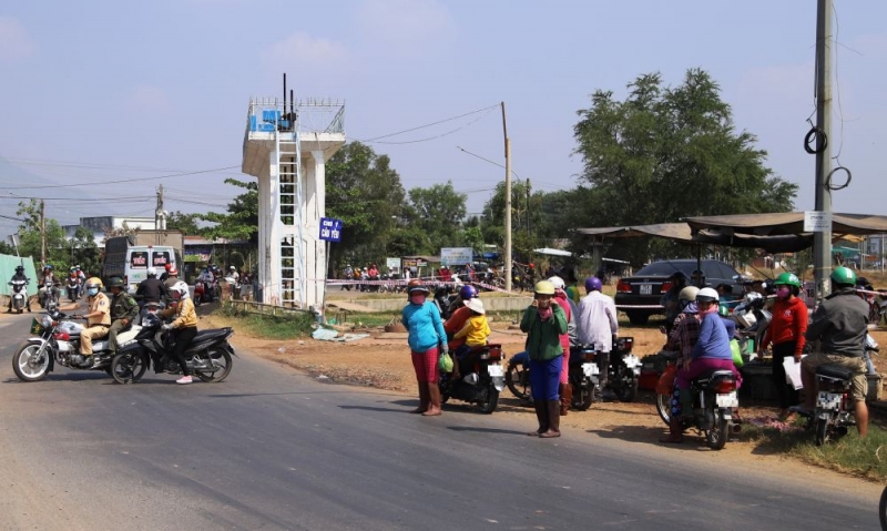 Làm rõ nghi vấn một phụ nữ ôm hai con nhỏ nhảy kênh tự vẫn