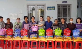 Hội LHPN phường Hiệp Tân: Tặng 50 phần quà tết cho phụ nữ có hoàn cảnh khó khăn