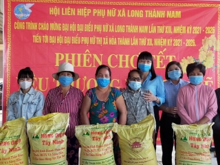 Hội LHPN xã Long Thành Nam: Tổ chức phiên chợ tết yêu thương và chia sẻ
