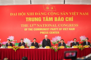 Tổng Bí thư Nguyễn Phú Trọng chủ trì họp báo thông báo kết quả Đại hội XIII của Đảng