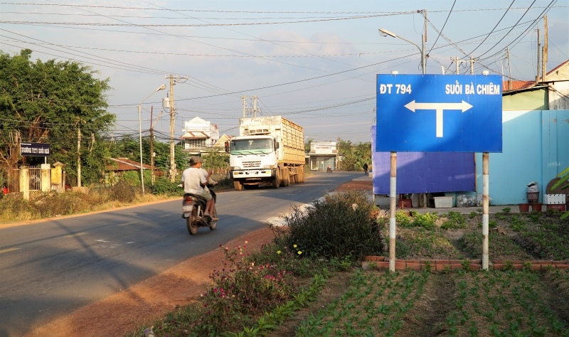 Cần lắp đặt đèn tín hiệu tại khu vực ngã ba Sóc Tà Em