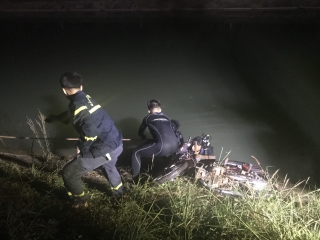 Tìm được thi thể người bị tai nạn đuối nước dưới kênh Đông