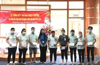 Công đoàn cơ sở Công TNHH  Hansae Tây Ninh: Khen thưởng và trao tặng quà tết cho đoàn viên, công nhân, lao động
