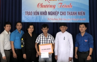 MTTQ Việt Nam thị trấn Dương Minh Châu trao vốn khởi nghiệp mô hình 4+1 đợt 5