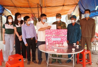 Thăm, chúc tết lực lượng vũ trang huyện Châu Thành