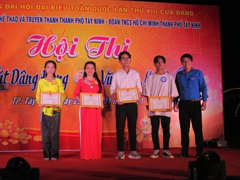 Thành phố Tây Ninh: Hội thi “Tiếng hát Dâng Đảng - Vũ điệu mùa xuân” năm 2021