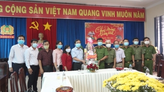 Lãnh đạo thành phố Tây Ninh thăm chúc tết các lực lượng vũ trang và Trung tâm Y tế Thành phố
