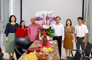 Bí thư Thành ủy Nguyễn Hồng Thanh thăm một số doanh nghiệp tiêu biểu đầu năm mới